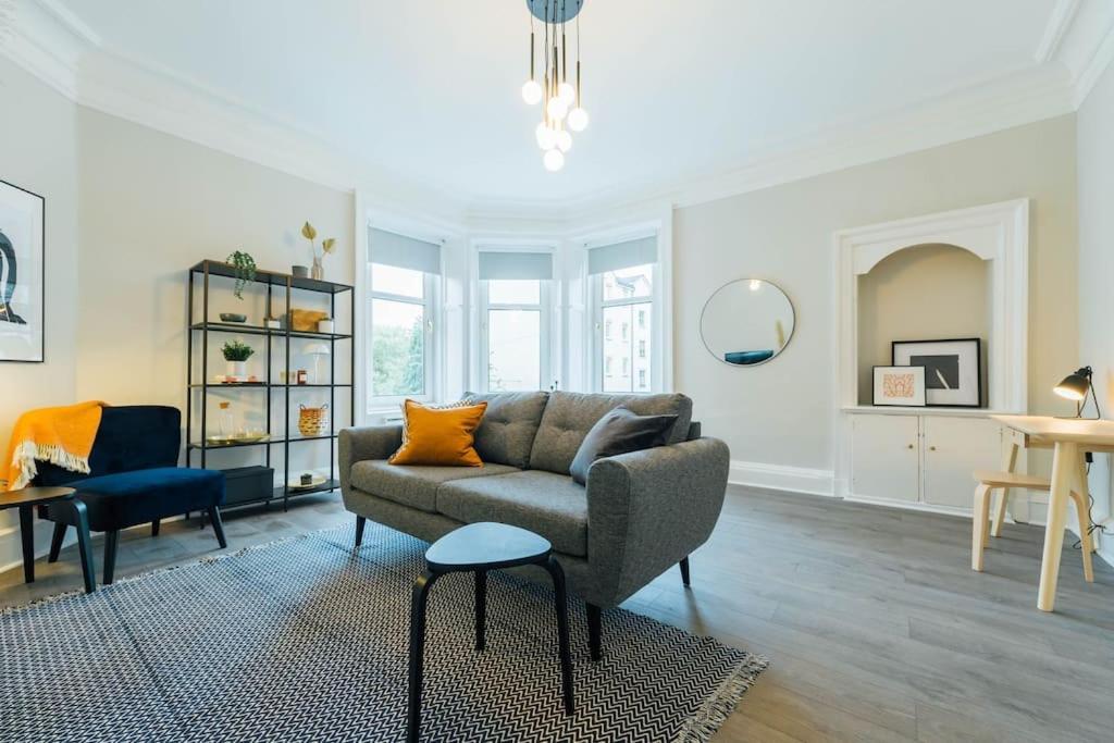 Stylish Stirling Apartment - Free Parking Bagian luar foto