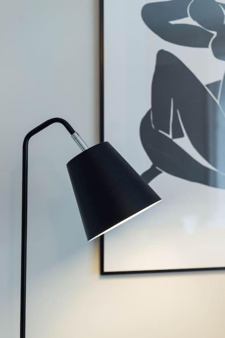 Stylish Stirling Apartment - Free Parking Bagian luar foto