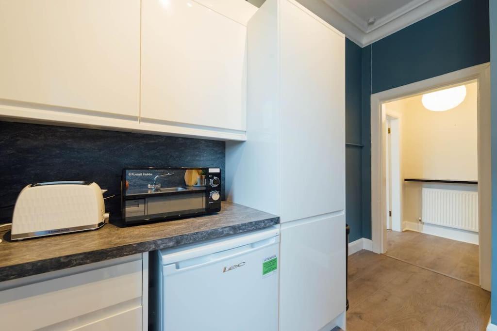 Stylish Stirling Apartment - Free Parking Bagian luar foto
